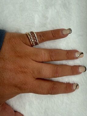 Avon Mixed Metal 4 Piece Ring Set Sz 6 Stackable Bands NIB Two-Tone Silver/Gold